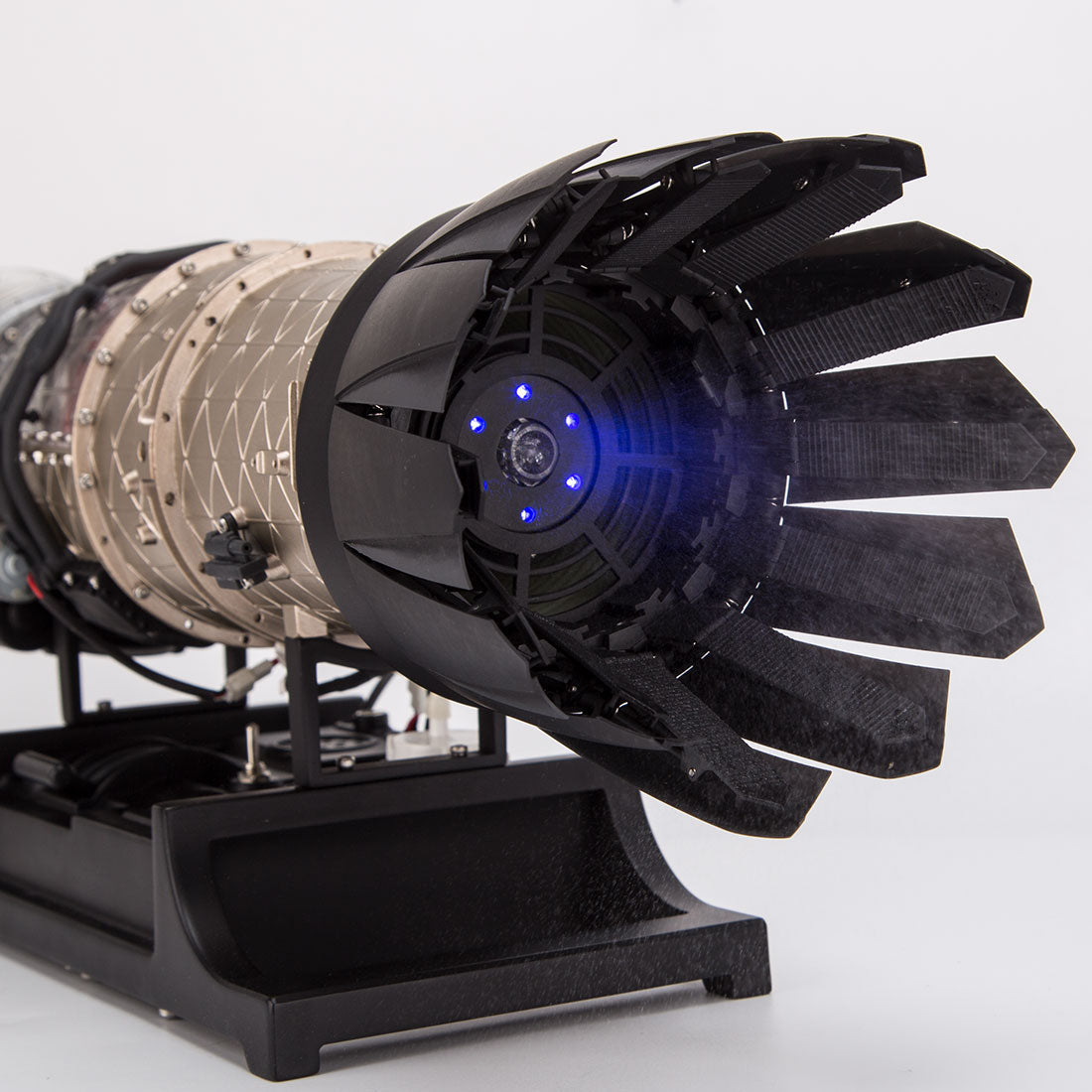 F135 Military Turbofan Engine Model with Lights & Effects